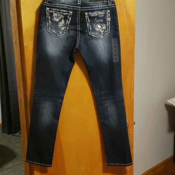 Miss Me Jean's - Picture 1 of 3